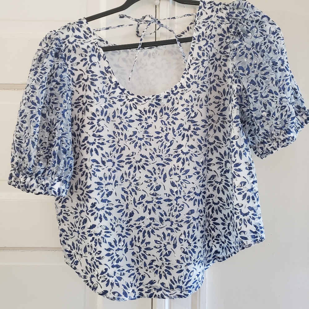 NWT Ann Taylor small puff sleeve blue floral blouse